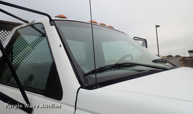 image for item DB7665 2000 GMC C8500 flatbed truck