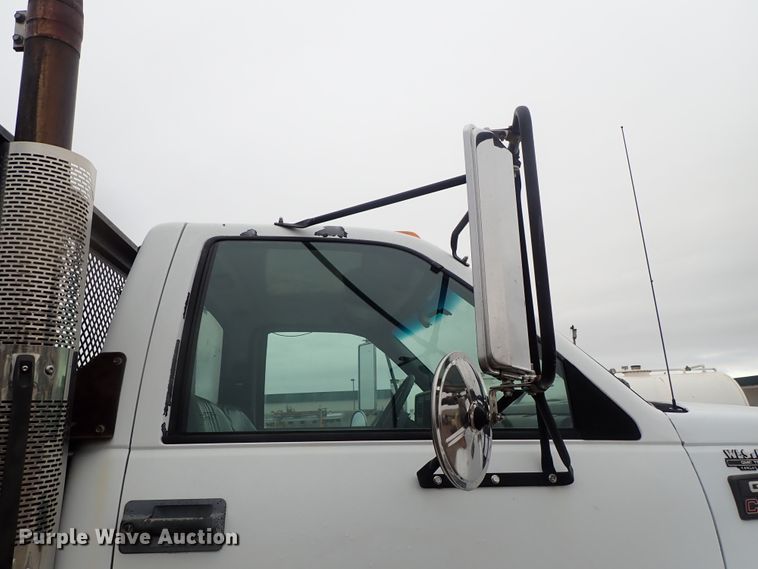 image for item DB7665 2000 GMC C8500 flatbed truck