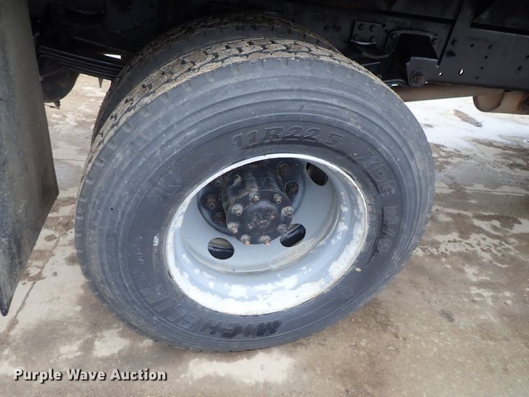 image for item DB7665 2000 GMC C8500 flatbed truck