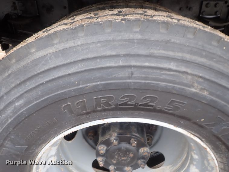 image for item DB7665 2000 GMC C8500 flatbed truck