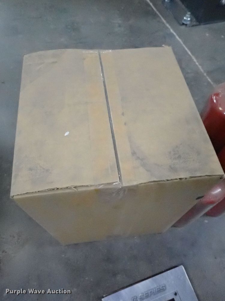 image for item DB7665 2000 GMC C8500 flatbed truck