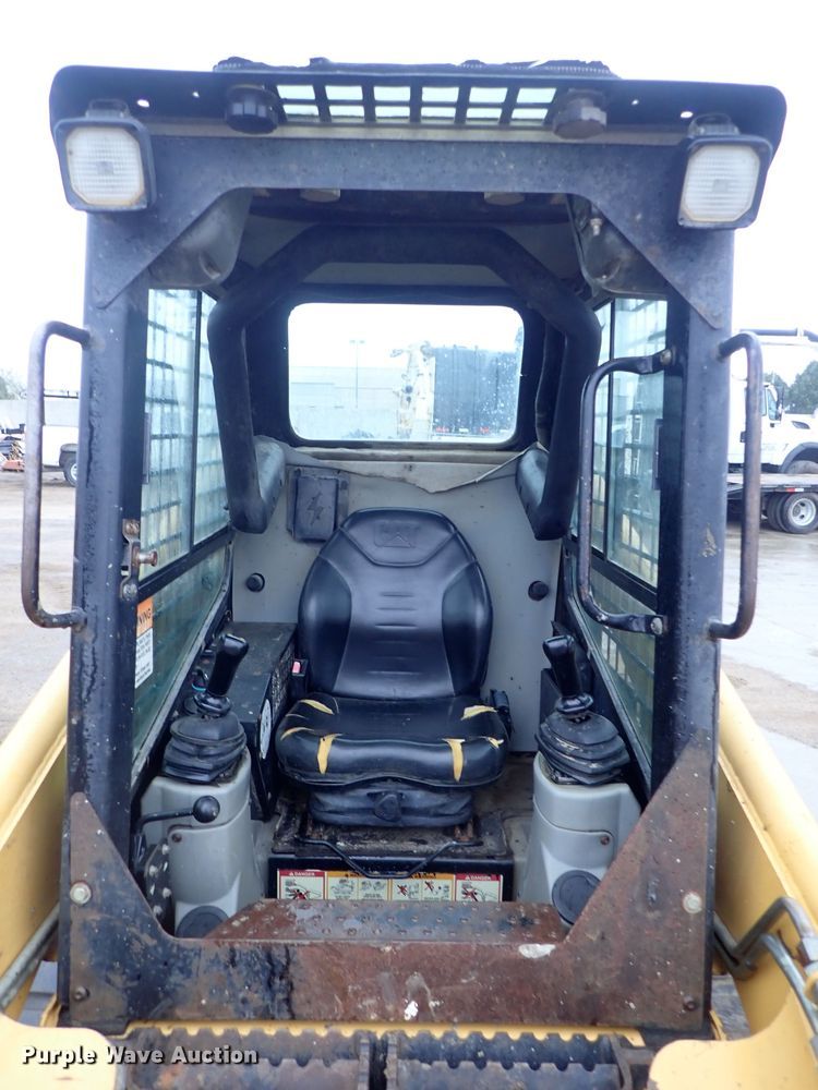 image for item DB7666 2003 Caterpillar 277 skid steer