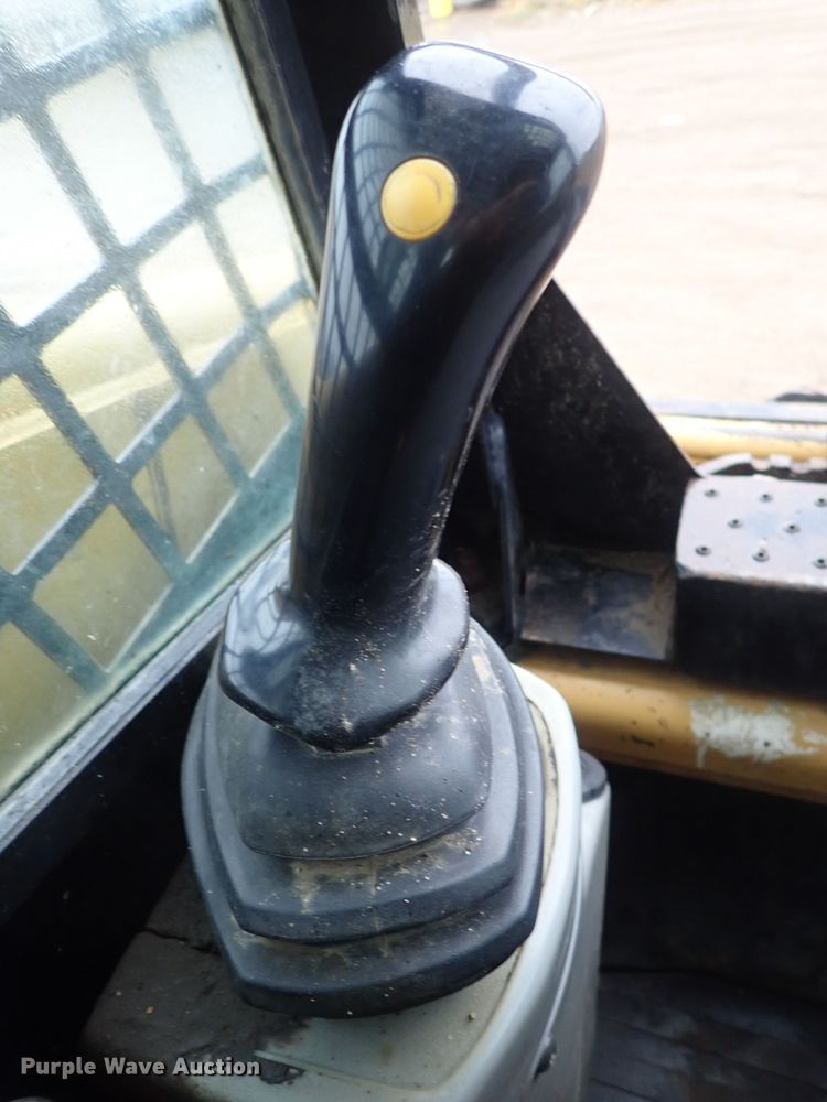 image for item DB7666 2003 Caterpillar 277 skid steer