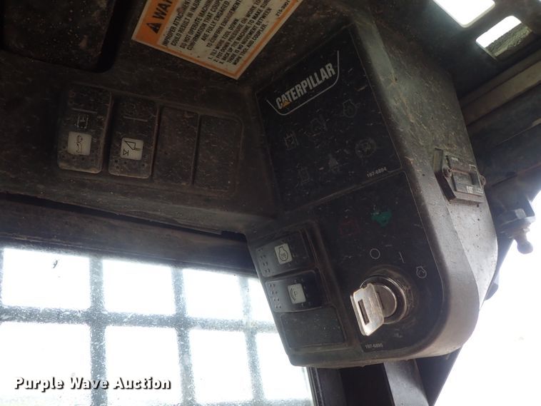 image for item DB7666 2003 Caterpillar 277 skid steer