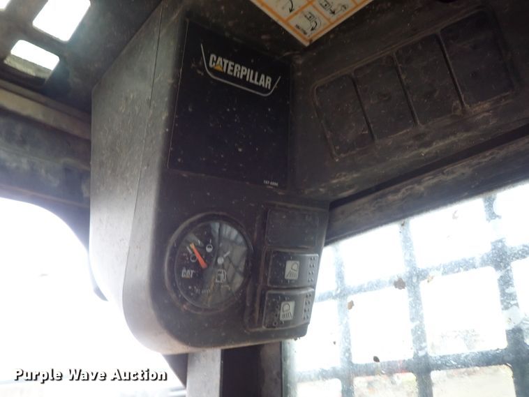 image for item DB7666 2003 Caterpillar 277 skid steer