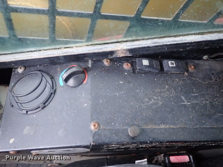 image for item DB7666 2003 Caterpillar 277 skid steer