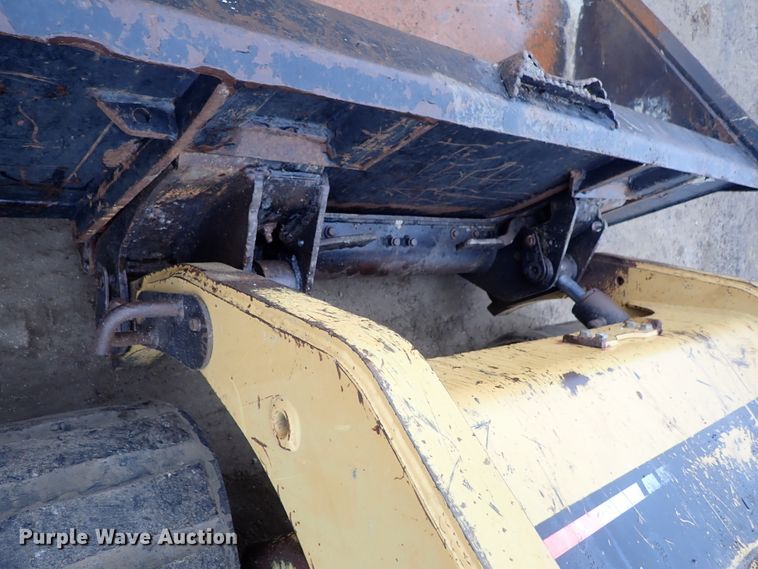 image for item DB7666 2003 Caterpillar 277 skid steer