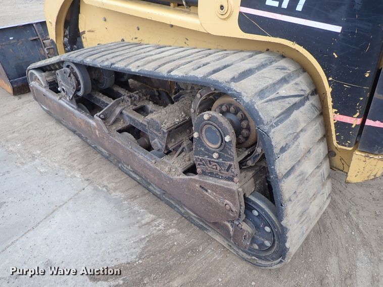 image for item DB7666 2003 Caterpillar 277 skid steer