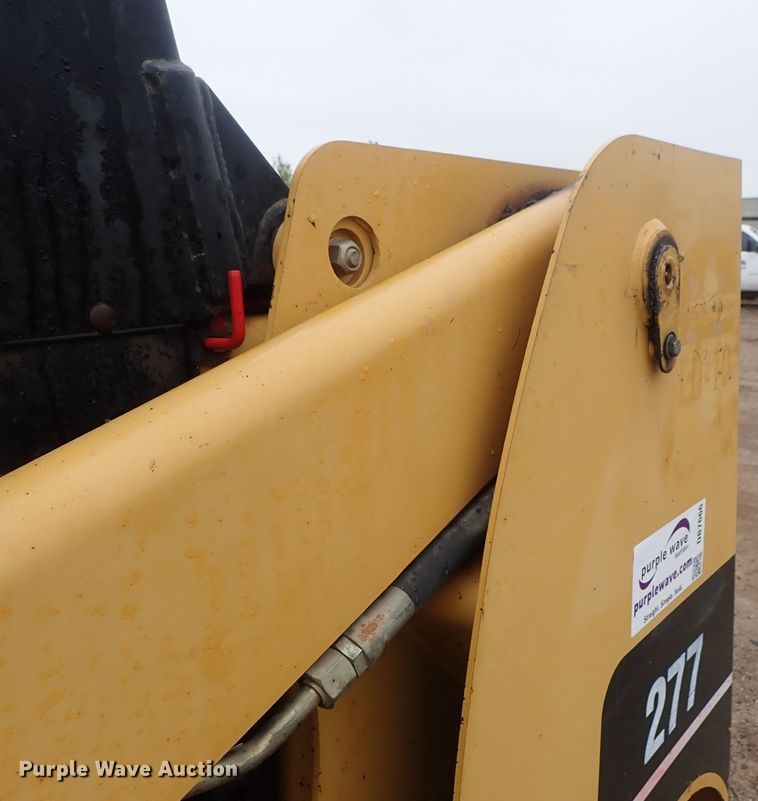 image for item DB7666 2003 Caterpillar 277 skid steer