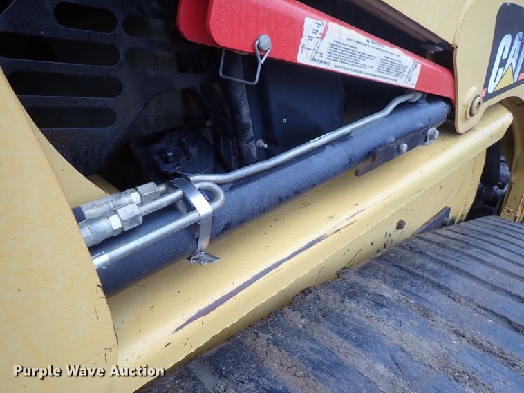 image for item DB7666 2003 Caterpillar 277 skid steer