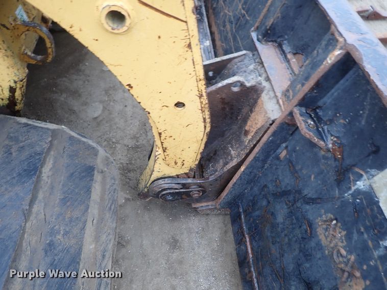 image for item DB7666 2003 Caterpillar 277 skid steer