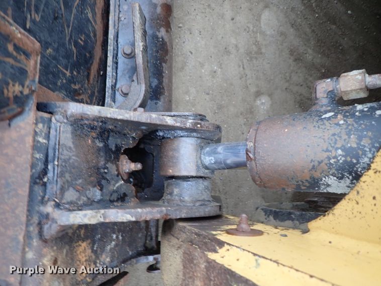 image for item DB7666 2003 Caterpillar 277 skid steer