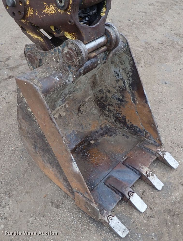 image for item DB7667 2003 Yanmar ViO50-2 mini excavator