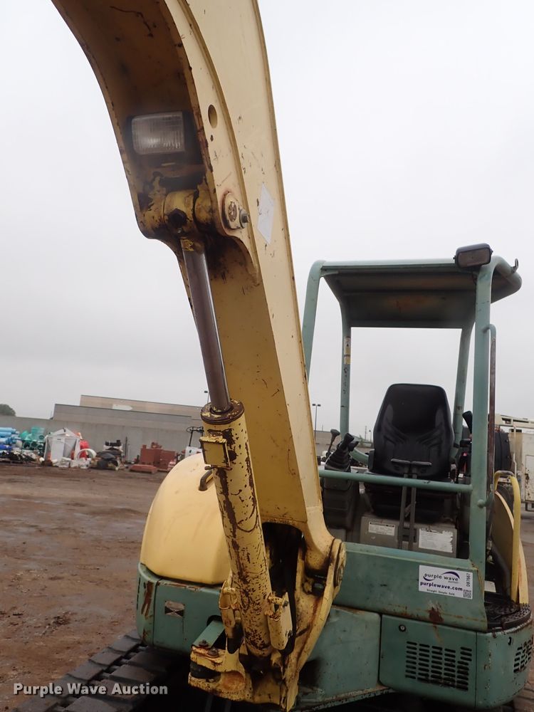 image for item DB7667 2003 Yanmar ViO50-2 mini excavator