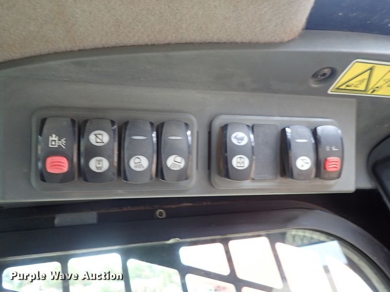 image for item DB7671 2007 Caterpillar 277C skid steer