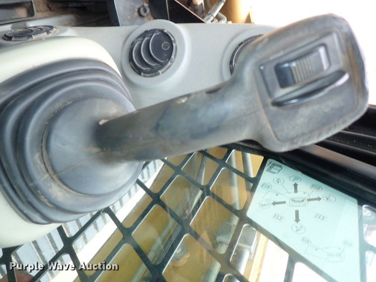 image for item DB7671 2007 Caterpillar 277C skid steer