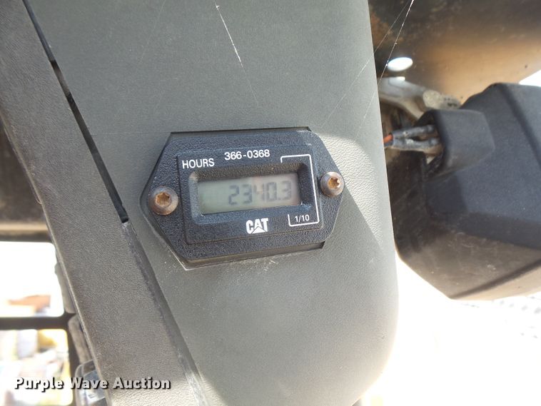 image for item DE2378 2002 Caterpillar 236 skid steer