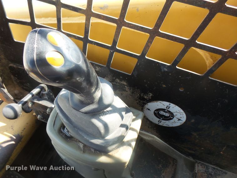 image for item DE2378 2002 Caterpillar 236 skid steer