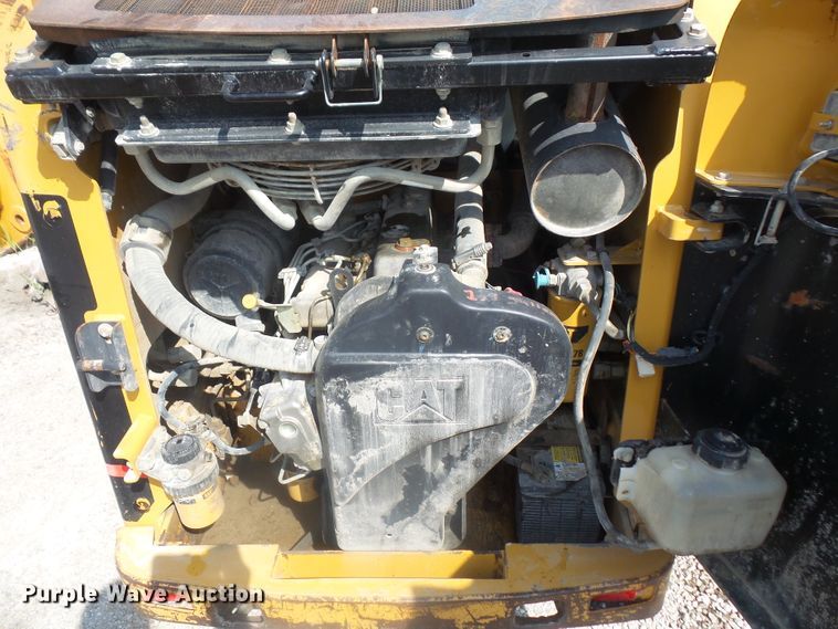 image for item DE2378 2002 Caterpillar 236 skid steer