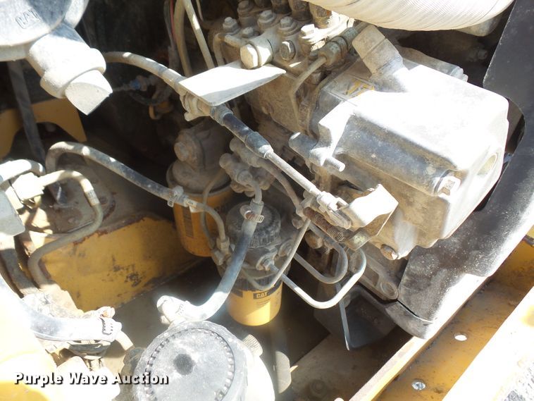 image for item DE2378 2002 Caterpillar 236 skid steer