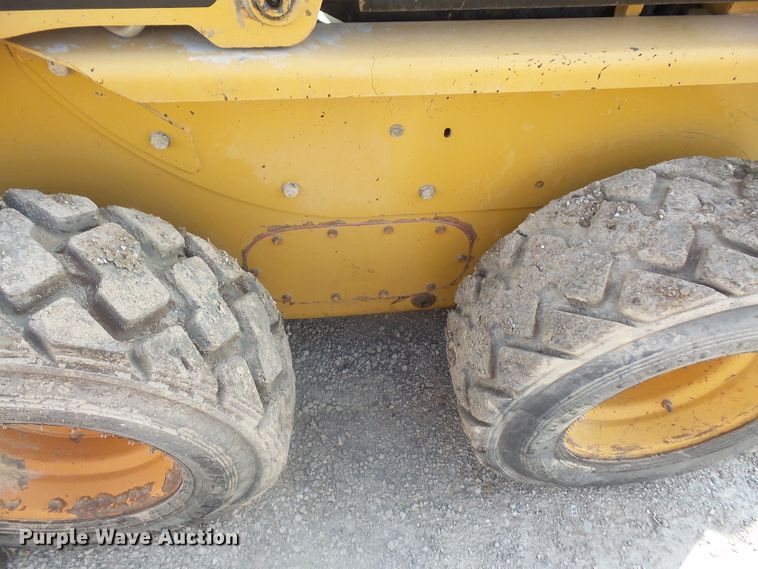 image for item DE2378 2002 Caterpillar 236 skid steer