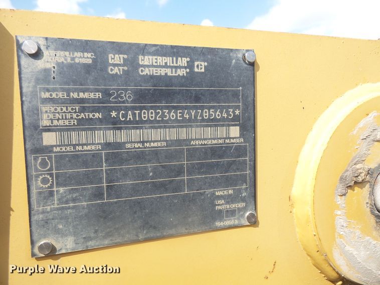 image for item DE2378 2002 Caterpillar 236 skid steer