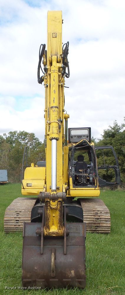 image for item DF0818 2004 Komatsu PC200LC-7L excavator