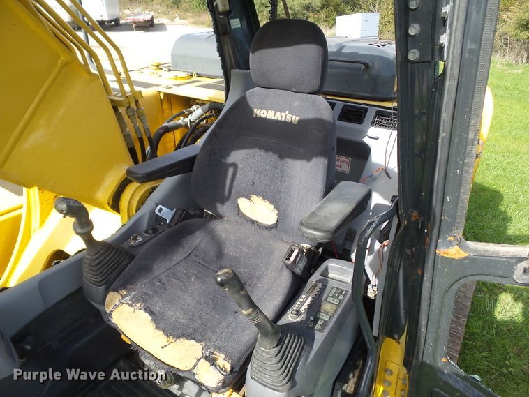 image for item DF0818 2004 Komatsu PC200LC-7L excavator
