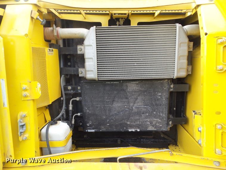 image for item DF0818 2004 Komatsu PC200LC-7L excavator