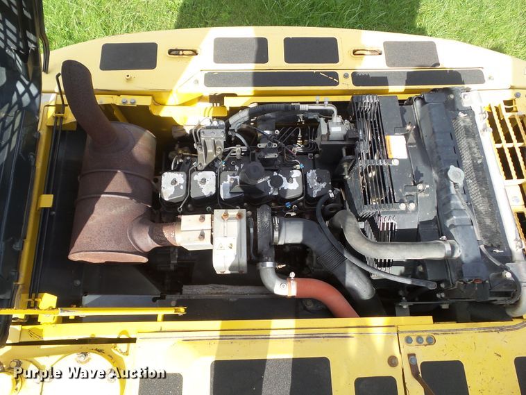 image for item DF0818 2004 Komatsu PC200LC-7L excavator