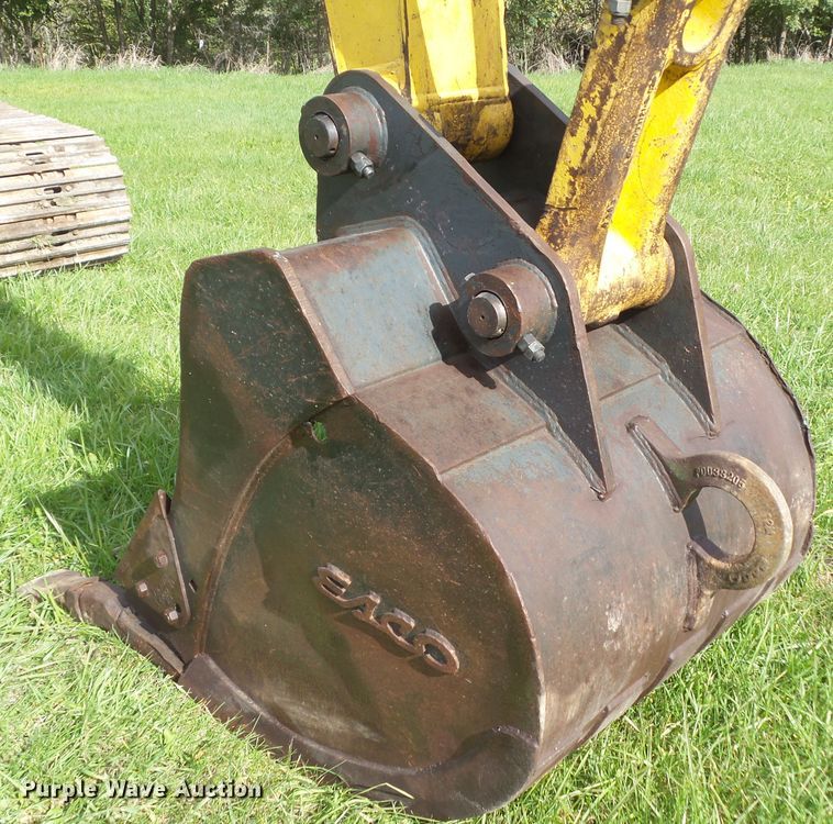 image for item DF0818 2004 Komatsu PC200LC-7L excavator