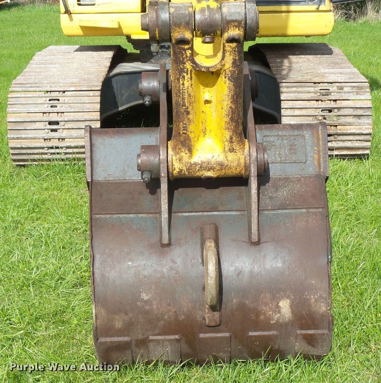 image for item DF0818 2004 Komatsu PC200LC-7L excavator
