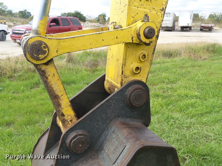 image for item DF0818 2004 Komatsu PC200LC-7L excavator