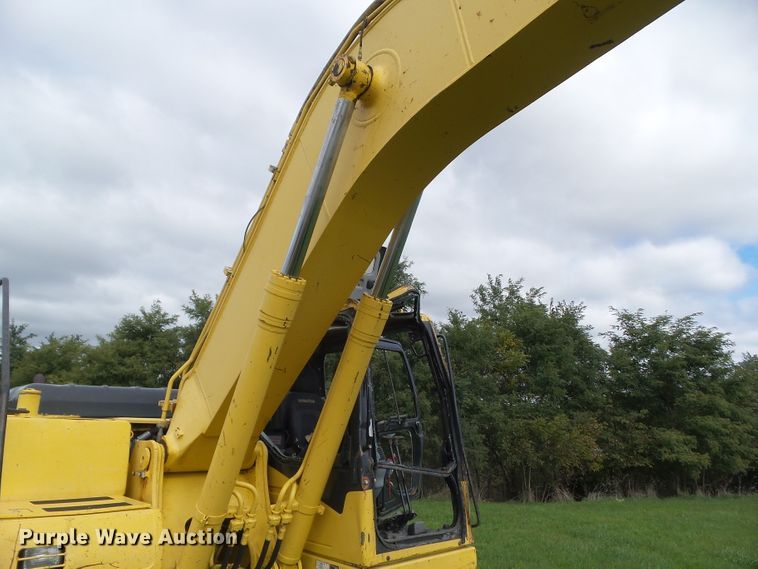 image for item DF0818 2004 Komatsu PC200LC-7L excavator