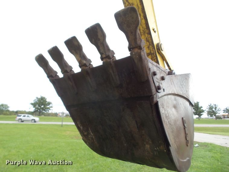 image for item DF0818 2004 Komatsu PC200LC-7L excavator