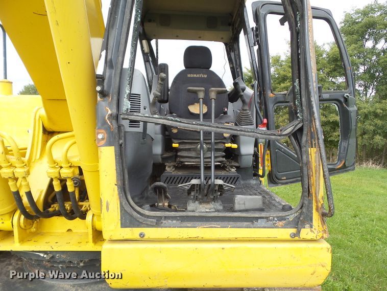 image for item DF0818 2004 Komatsu PC200LC-7L excavator