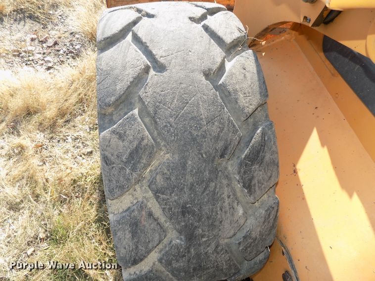 image for item DG2462 2005 Case 450 skid steer