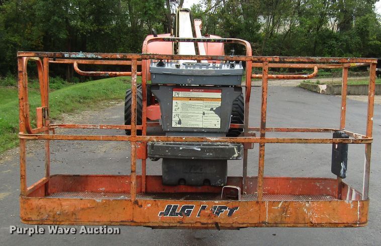 image for item DG8227 2007 JLG 800S boom lift