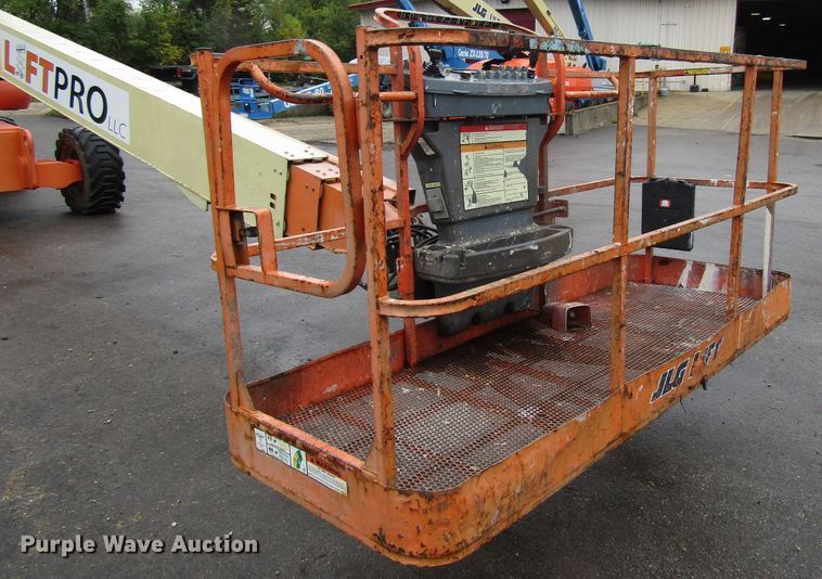 image for item DG8227 2007 JLG 800S boom lift