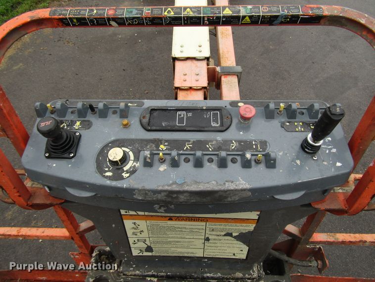 image for item DG8227 2007 JLG 800S boom lift