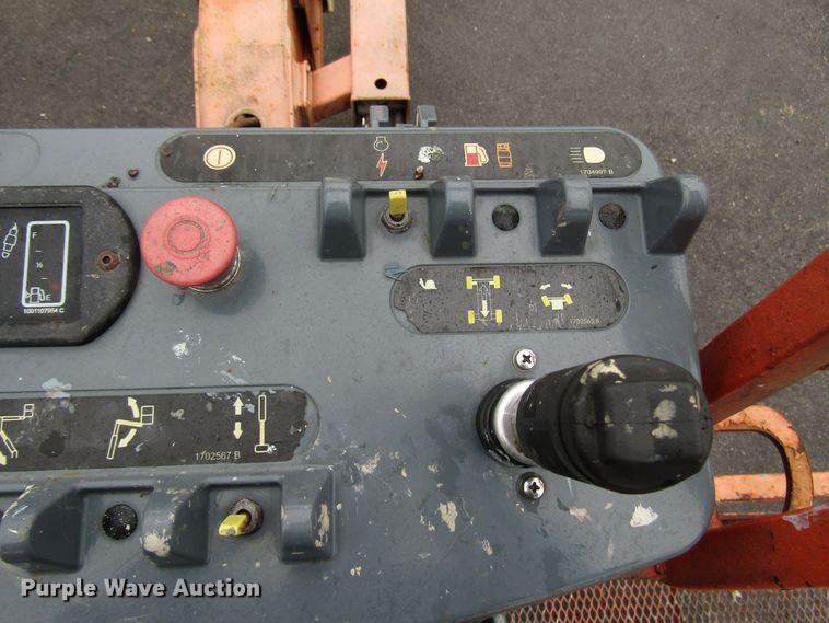 image for item DG8227 2007 JLG 800S boom lift