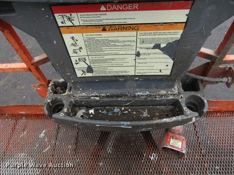 image for item DG8227 2007 JLG 800S boom lift