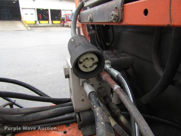 image for item DG8227 2007 JLG 800S boom lift