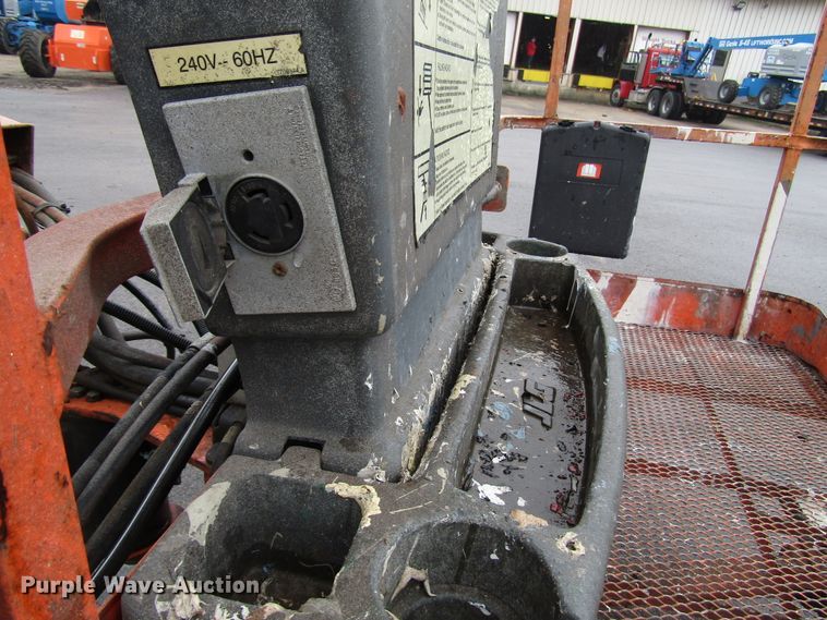 image for item DG8227 2007 JLG 800S boom lift