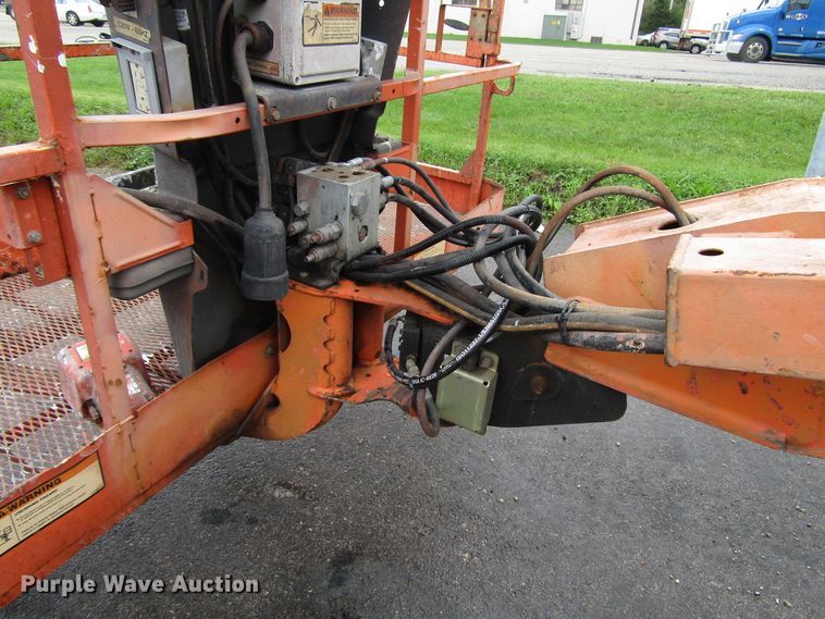 image for item DG8227 2007 JLG 800S boom lift