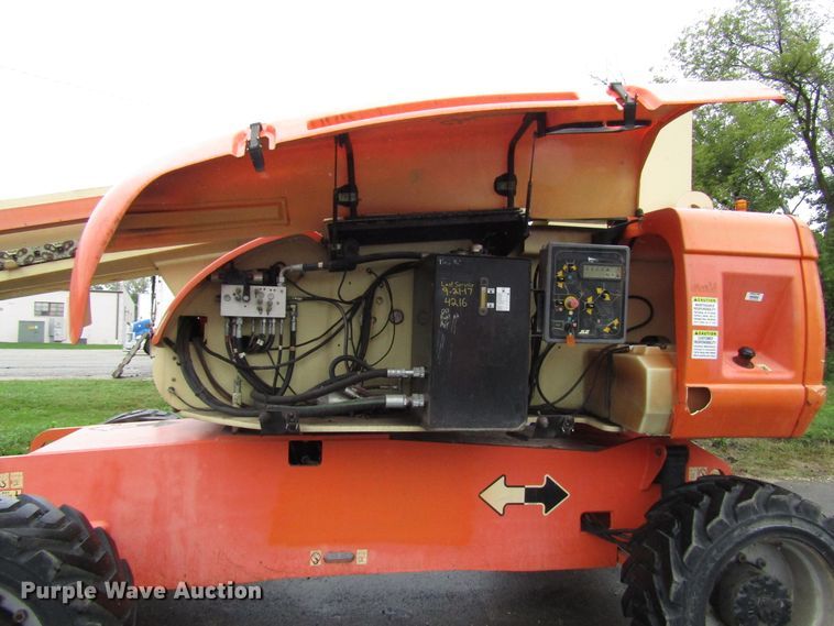 image for item DG8227 2007 JLG 800S boom lift