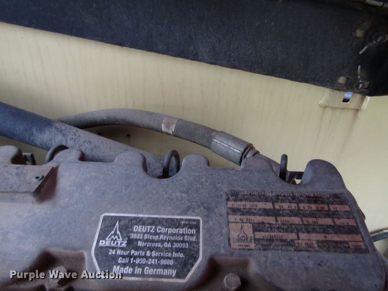 image for item DG8227 2007 JLG 800S boom lift