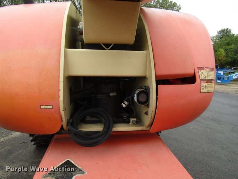 image for item DG8227 2007 JLG 800S boom lift