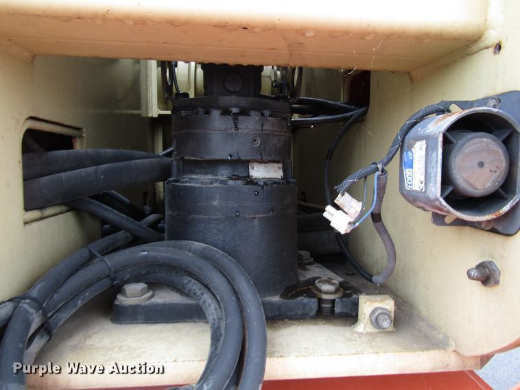 image for item DG8227 2007 JLG 800S boom lift