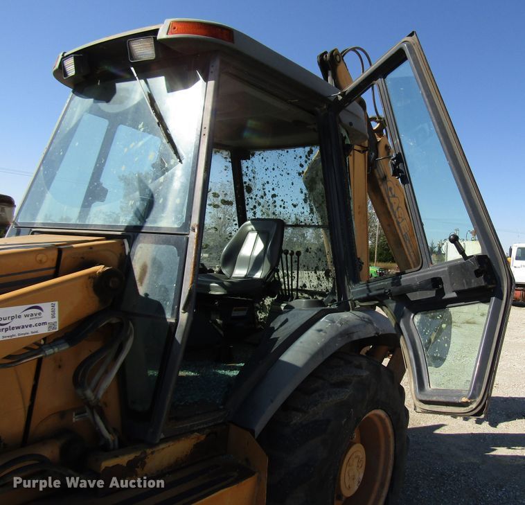 image for item DG8242 1999 Case 580L backhoe